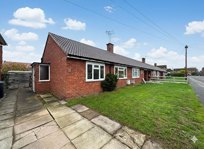 1 Bedroom Terraced Bungalow For Sale In New Street, Tiddington, Stratford-Upon-Avon, CV37