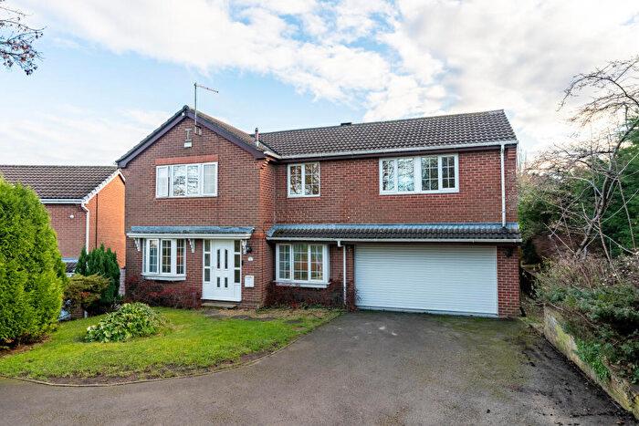 5 Bedroom Detached House For Sale In King George Croft, Morley, LS27