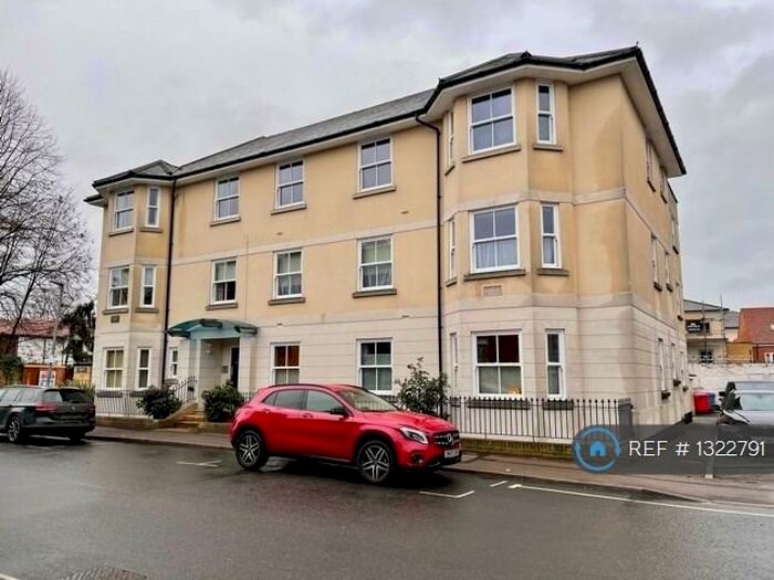 2 Bedroom Flat To Rent In Marlow House, Marlow, SL7