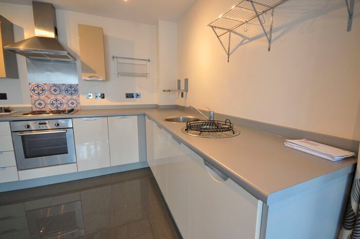 2 Bedroom Flat To Rent In Woden Street, Salford, M5