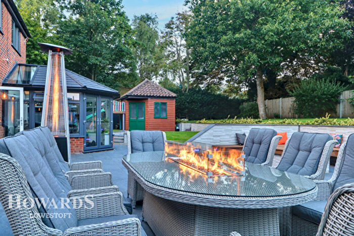 5 Bedroom Detached House For Sale In Wash Lane, Kessingland, NR33