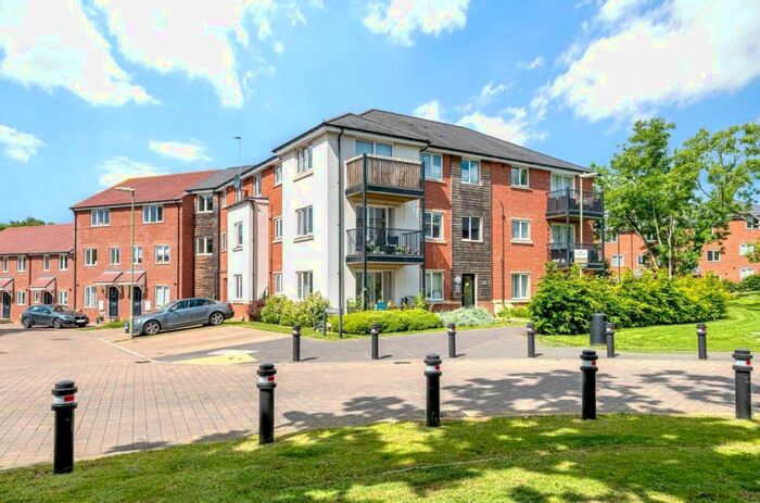 2 Bedroom Apartment To Rent In Cavendish Drive, Locks Heath, Southampton, Hampshire, SO31