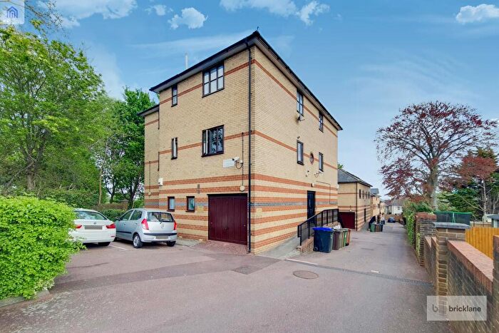 2 Bedroom Apartment To Rent In Benhill Road, Sutton, SM1