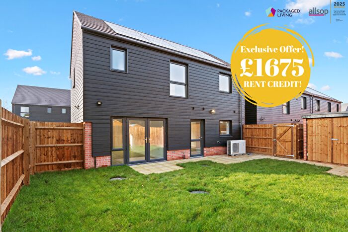 3 Bedroom Terraced House To Rent In Eredine Crescent, Milton Keynes, Buckinghamshire, MK5