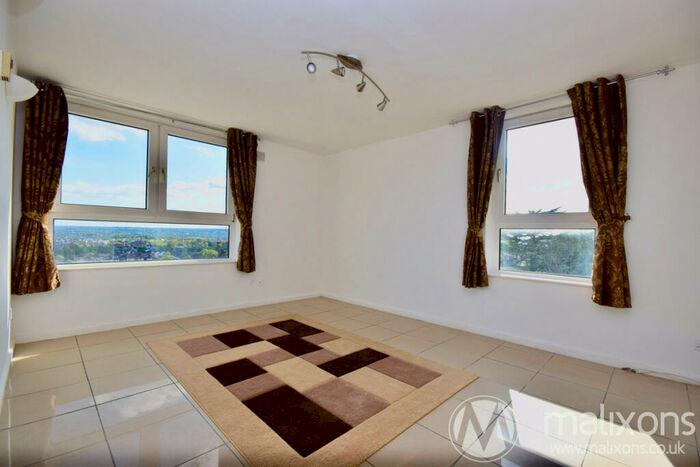 2 Bedroom Flat To Rent In Ross Road, London, SE25