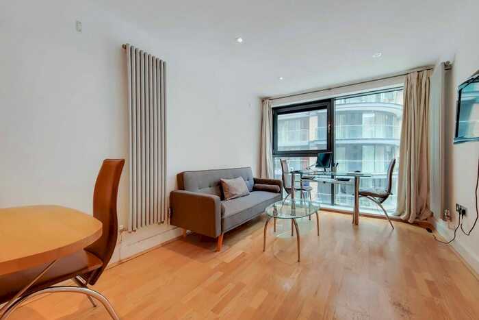 1 Bedroom Flat To Rent In Millharbour, Canary Wharf, London, E14