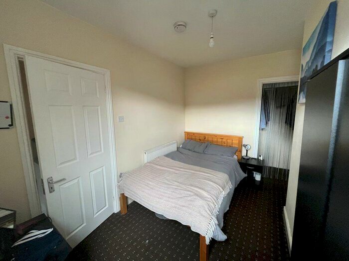 2 Bedroom House To Rent In Peach Street, DE22