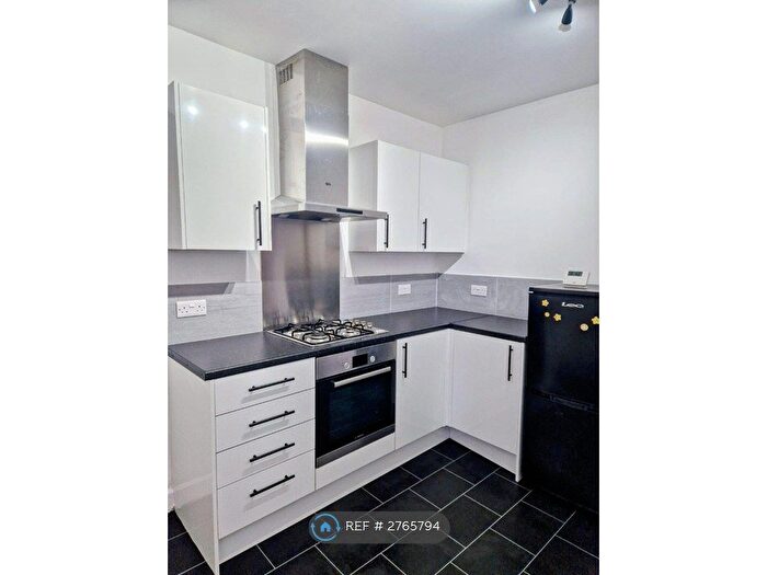 3 Bedroom Terraced House To Rent In Mexborough Grove, Leeds, LS7