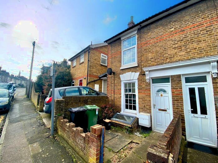 2 Bedroom End Of Terrace House To Rent In Melville Road, Maidstone, ME15