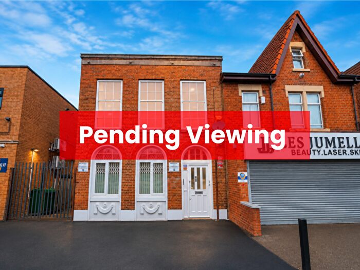 1 Bedroom Flat To Rent In Roundhay Road, Leeds West Yorkshire, LS8