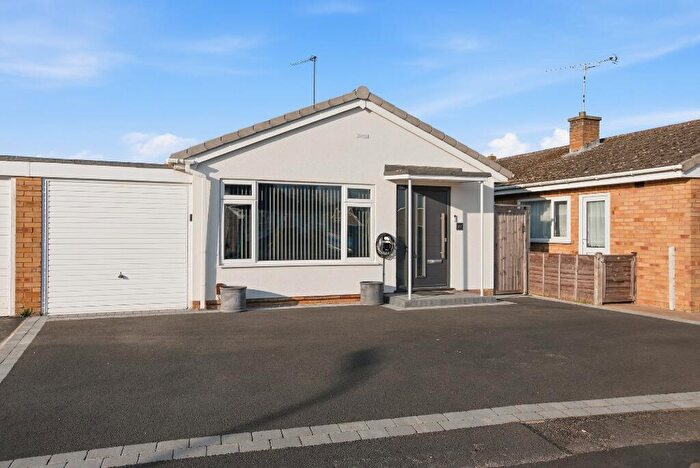 2 Bedroom Bungalow For Sale In Sutcliffe Drive, Harbury, CV33