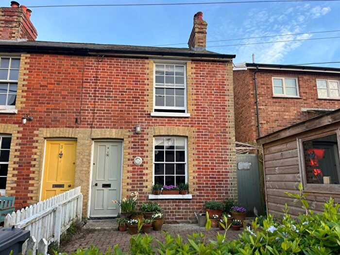 2 Bedroom End Of Terrace House For Sale In Freshwater Bay, Isle Of Wight, PO40