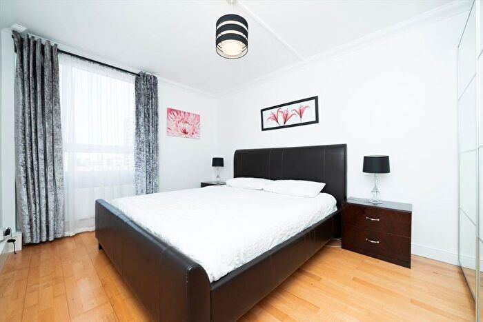 3 Bedroom Flat To Rent In De Beauvoir Road, Islington, N1