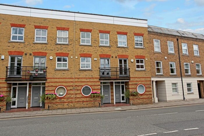 4 Bedroom Terraced House To Rent In Kings Road, Windsor, SL4