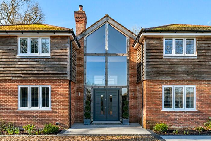 5 Bedroom Detached House For Sale In Chatter Alley, Dogmersfield, RG27