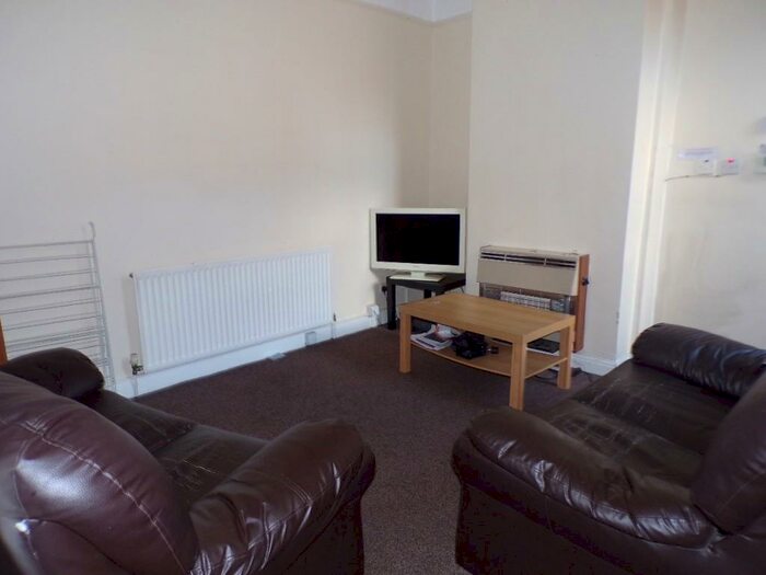 4 Bedroom End Of Terrace House To Rent In St. Ives Road, Manchester, Greater Manchester, M14