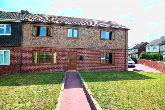 5 Bedroom Semi-Detached House For Sale In Pine Grove, Conisbrough, DN12