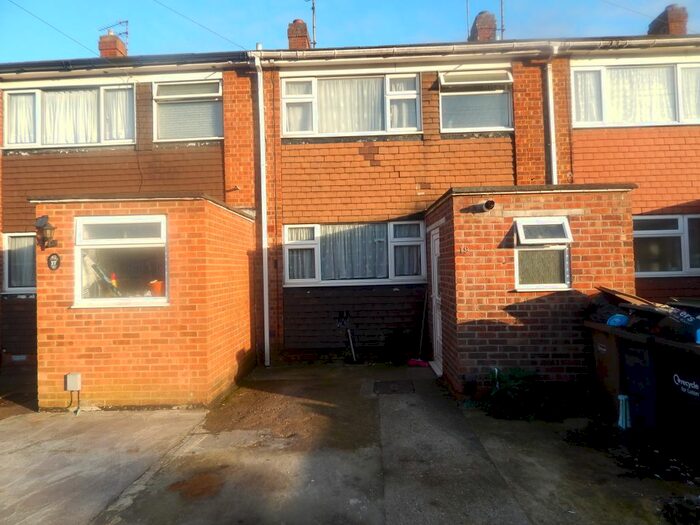 3 Bedroom Terraced House To Rent In Easingwold Gardens, Luton, LU1