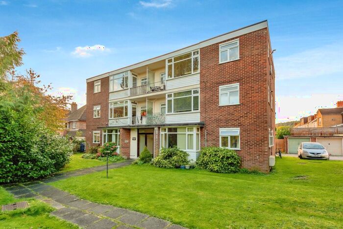 2 Bedroom Apartment To Rent In London Road, Redhill, RH1