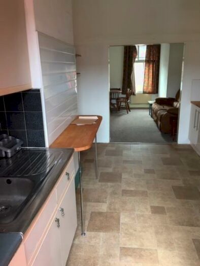 2 Bedroom Flat To Rent In Back Kirkstall Road, LS4