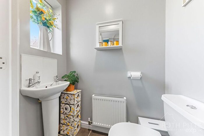 3 Bedroom End Of Terrace House For Sale In Northfield Grange, South Kirkby, WF9