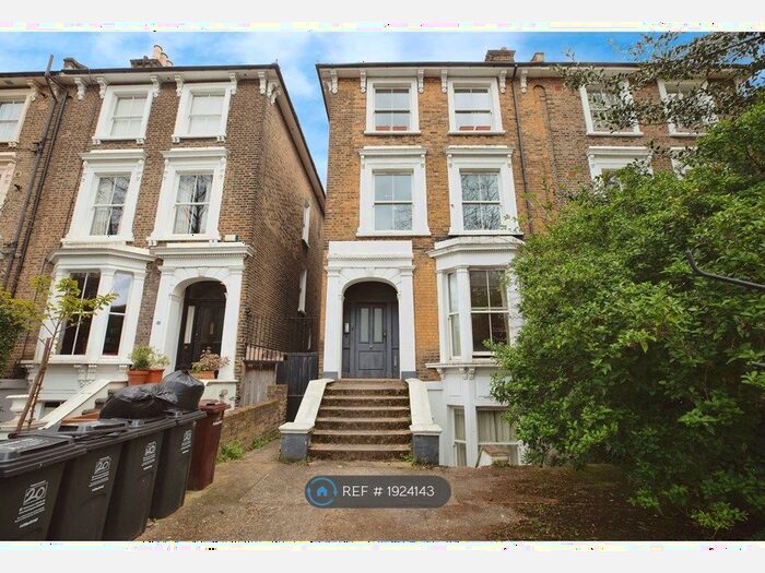 2 Bedroom Flat To Rent In Navarino Rd, London, E8