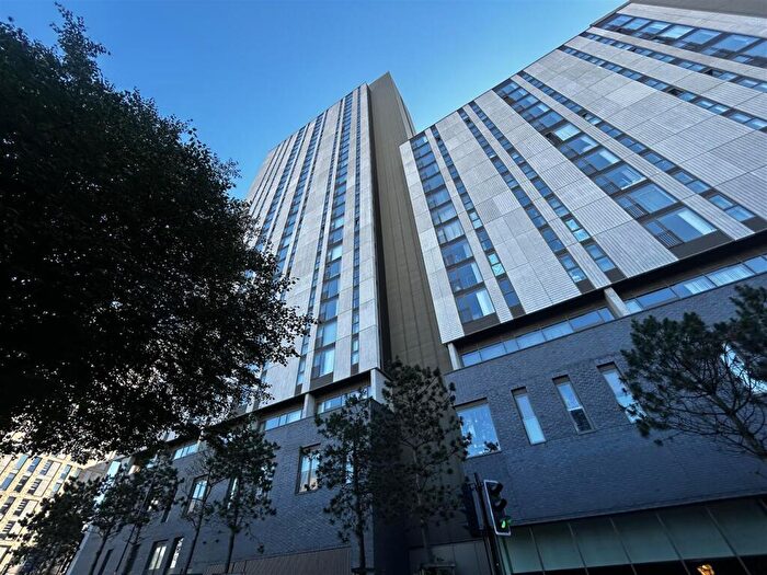 2 Bedroom Apartment To Rent In Oxygen Tower, Store Street, Manchester, M1