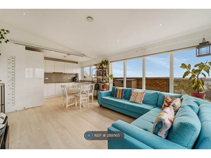 2 Bedroom Flat To Rent In Boulogne House, Isleworth, TW7
