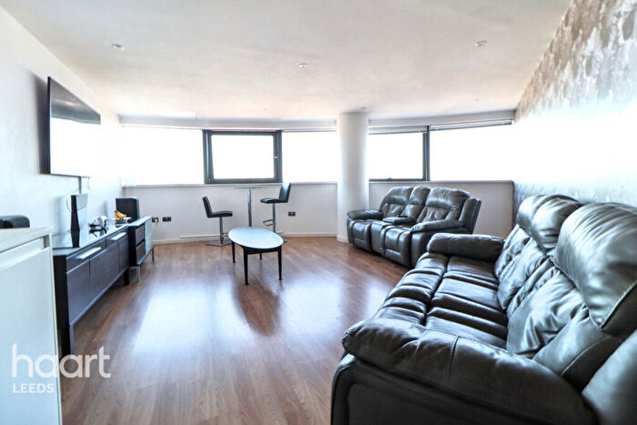 2 Bedroom Apartment For Sale In Water Lane, Leeds, LS11