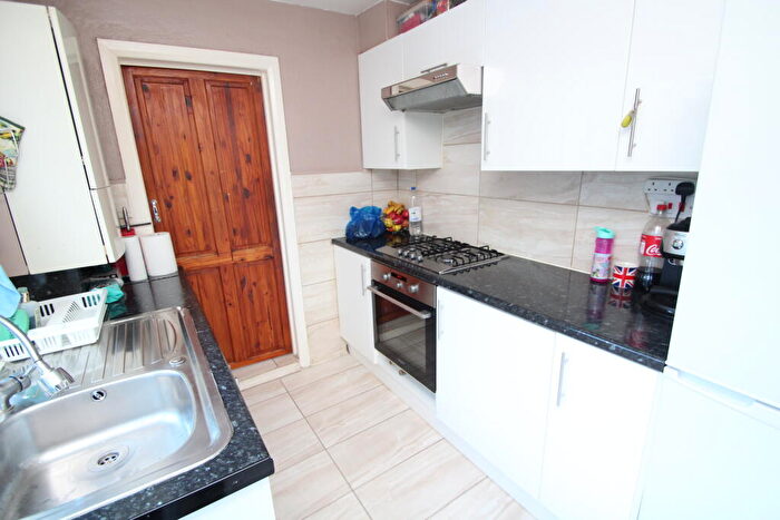 2 Bedroom Terraced House To Rent In Dennett Road, Croydon, CR0