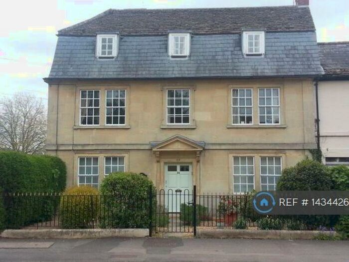 Studio To Rent In King Street, Wiltshire, SN12