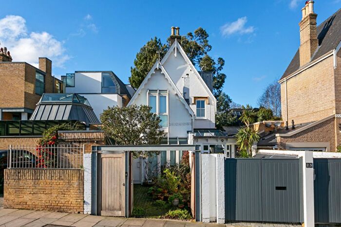 2 Bedroom Link Detached House For Sale In Kings Road, Richmond, TW10