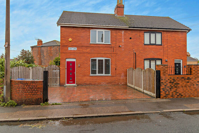 2 Bedroom Semi-Detached House To Rent In East Lane, Stainforth, DN7