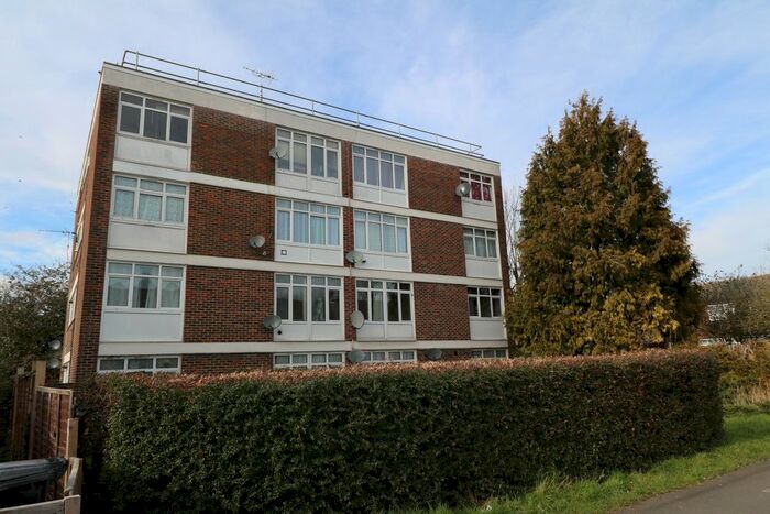 1 Bedroom Flat To Rent In Hare Street Springs, Harlow, CM19