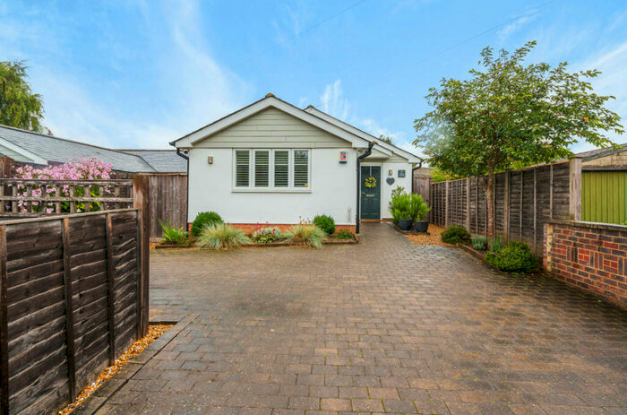3 Bedroom Bungalow For Sale In Spring Gardens, Alresford, Hampshire, SO24
