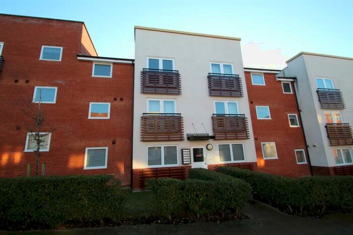 2 Bedroom Flat To Rent In Pownall Road, Ipswich, Suffolk, IP3