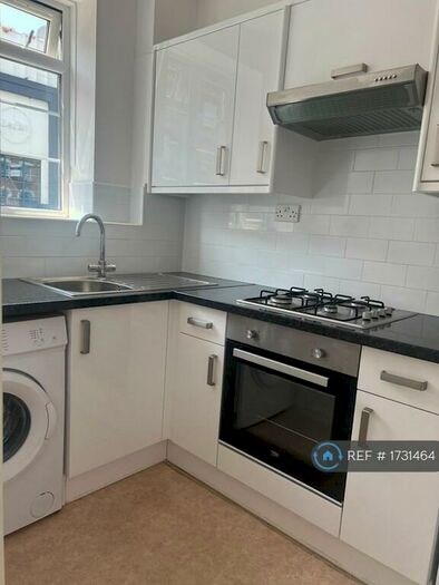 1 Bedroom Flat To Rent In Stoke Newington Road, London, N16