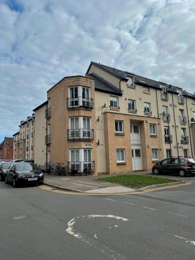 2 Bedroom Flat To Rent In , Waverley Park, Edinburgh, EH8