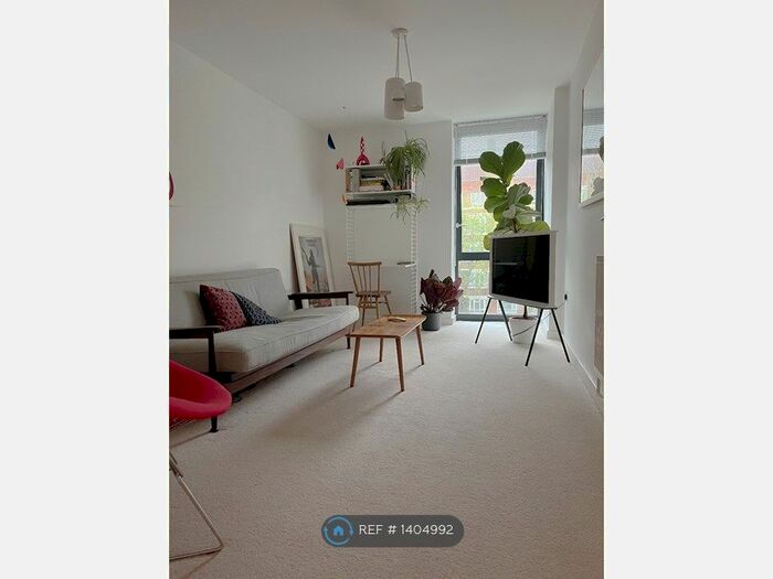 2 Bedroom Flat To Rent In Cranston Court, London, W12