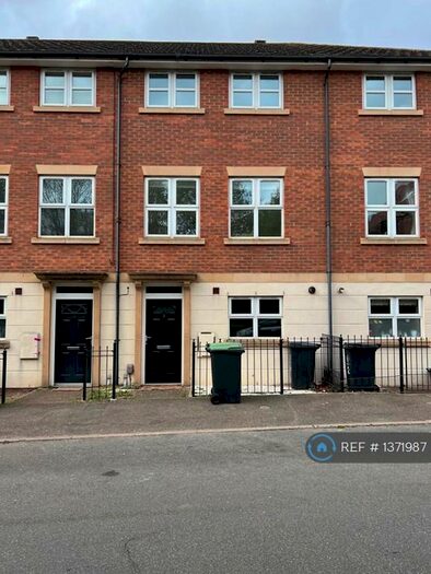 4 Bedroom Terraced House To Rent In Knights Mews, Rushden, NN10