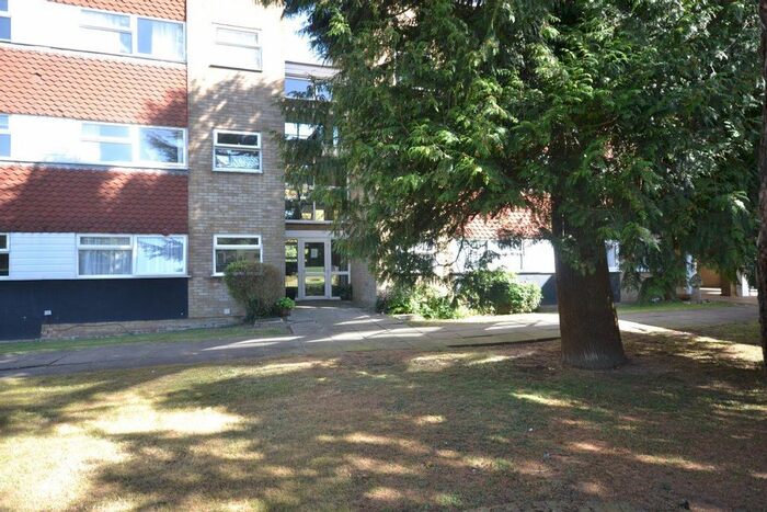 1 Bedroom Flat To Rent In Milton Road, Harpenden, AL5