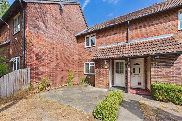 1 Bedroom Maisonette To Rent In Morval Close, Farnborough, GU14