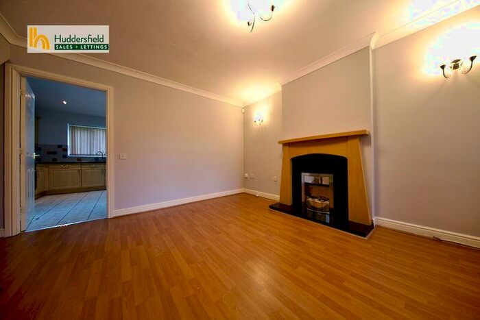 3 Bedroom Semi-Detached House To Rent In Ferndale Grove, Huddersfield, HD2