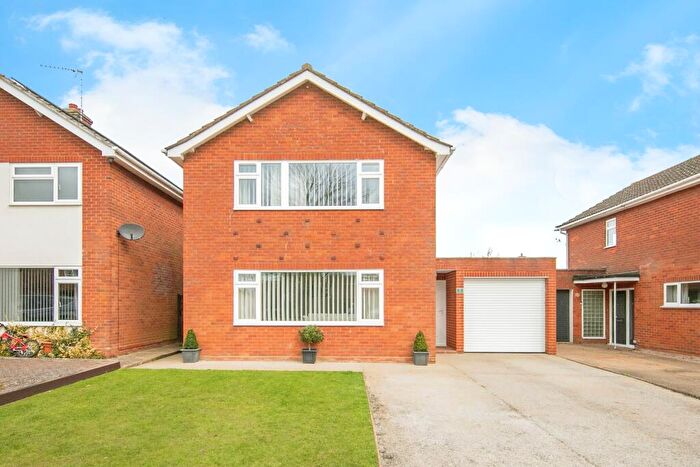 3 Bedroom Detached House For Sale In St. Peters Close, Ipswich, Suffolk, IP6
