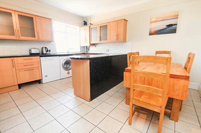 4 Bedroom Property To Rent In Burnaby Road, Bournemouth, BH4