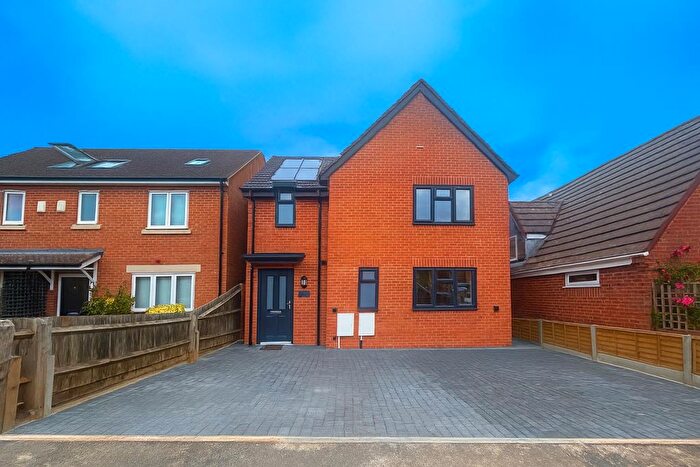 1 Bedroom Flat To Rent In Conifer Close, Oxford, OX2