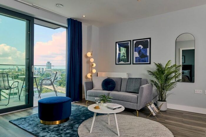 1 Bedroom Flat To Rent In Thomas Layton Way, Brentford, TW8