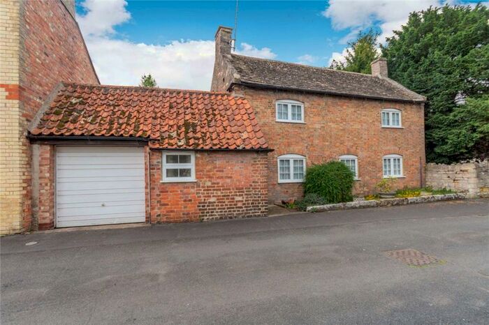 2 Bedroom Detached House For Sale In Chestnut Close, Peakirk, Peterborough, PE6