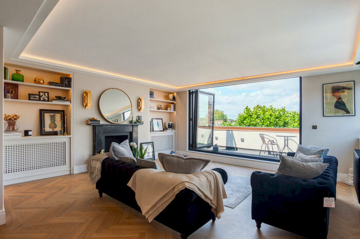 3 Bedroom Flat To Rent In Cavaye Place, West Chelsea, SW10