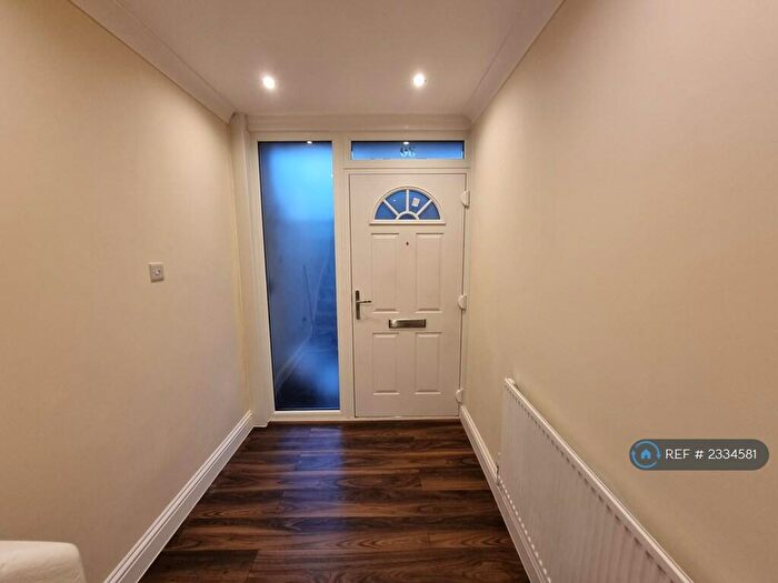 5 Bedroom Terraced House To Rent In Effingham Close, Sutton, SM2